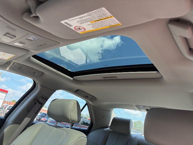 2005 Cadillac STS Image 23