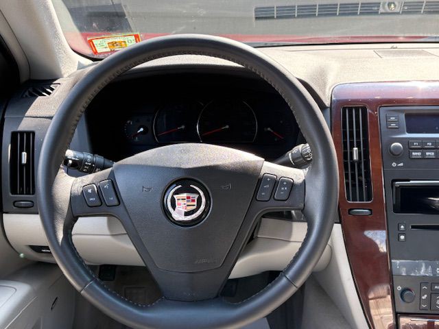 2005 Cadillac STS Image 26