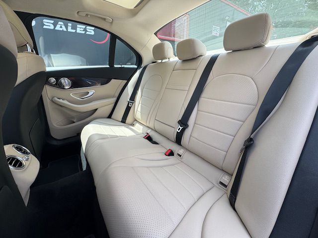 2017 Mercedes-Benz C-Class Image 15