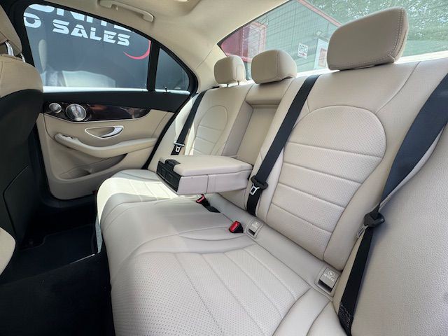 2017 Mercedes-Benz C-Class Image 16
