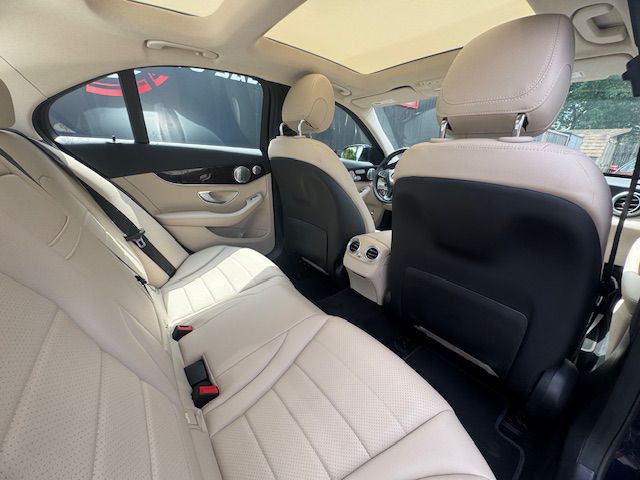2017 Mercedes-Benz C-Class Image 21