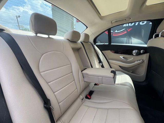2017 Mercedes-Benz C-Class Image 23