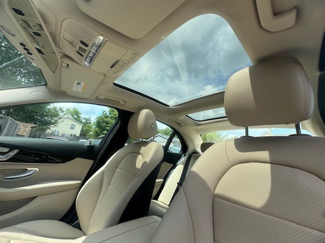2017 Mercedes-Benz C-Class Image 30