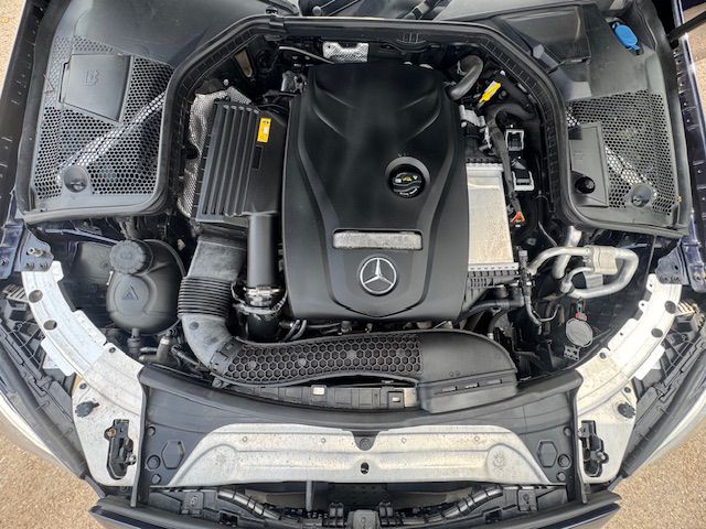 2017 Mercedes-Benz C-Class Image 31