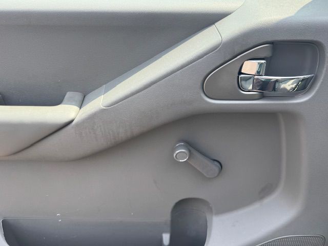 2013 Nissan Frontier Image 15
