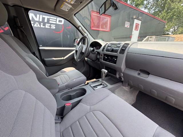 2013 Nissan Frontier Image 17