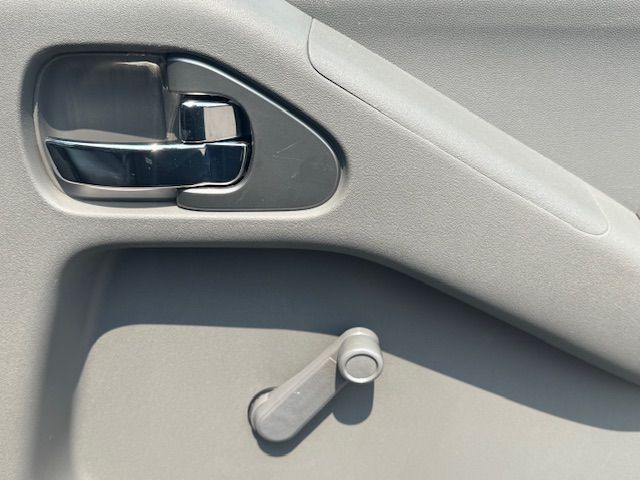 2013 Nissan Frontier Image 20