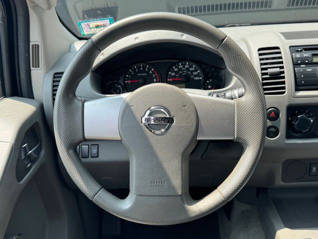 2013 Nissan Frontier Image 23
