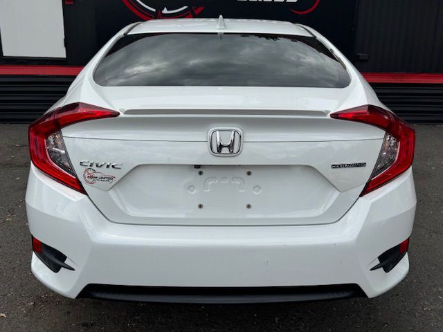 2017 Honda Civic Image 9