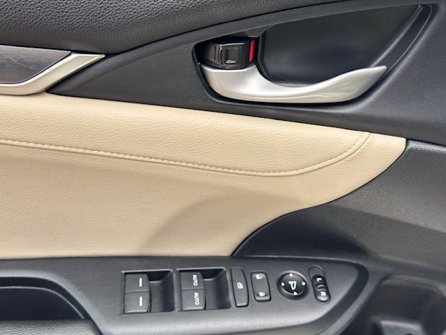 2017 Honda Civic Image 13