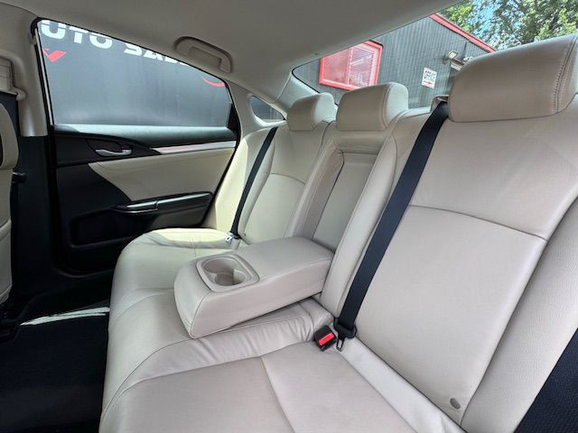 2017 Honda Civic Image 16