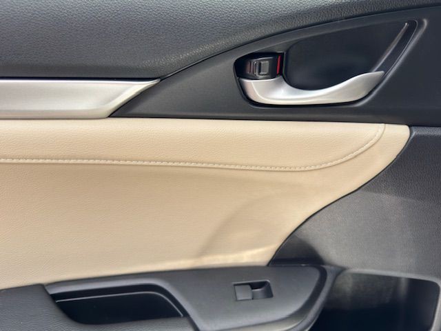 2017 Honda Civic Image 17