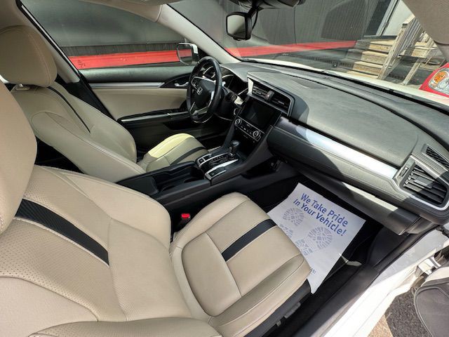 2017 Honda Civic Image 18
