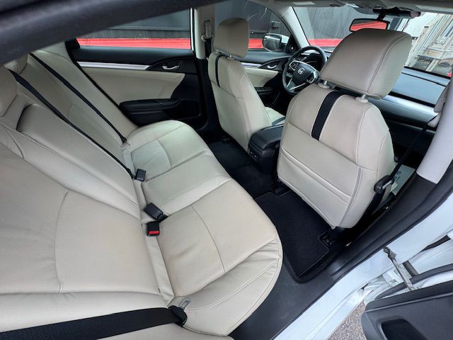 2017 Honda Civic Image 21