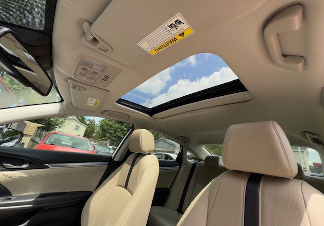 2017 Honda Civic Image 29