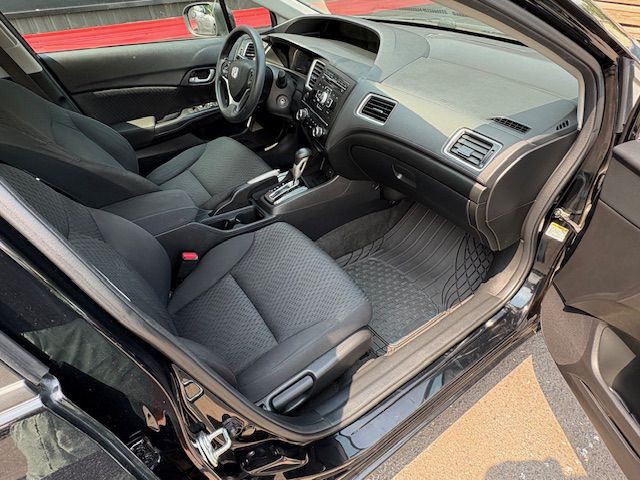 2015 Honda Civic Image 17