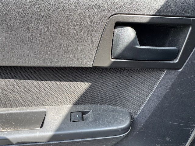 2009 Ford Escape Image 16