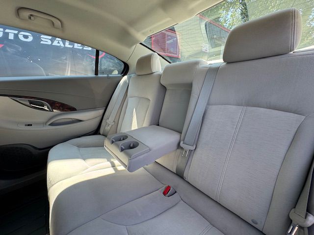 2012 Buick Lacrosse Image 16