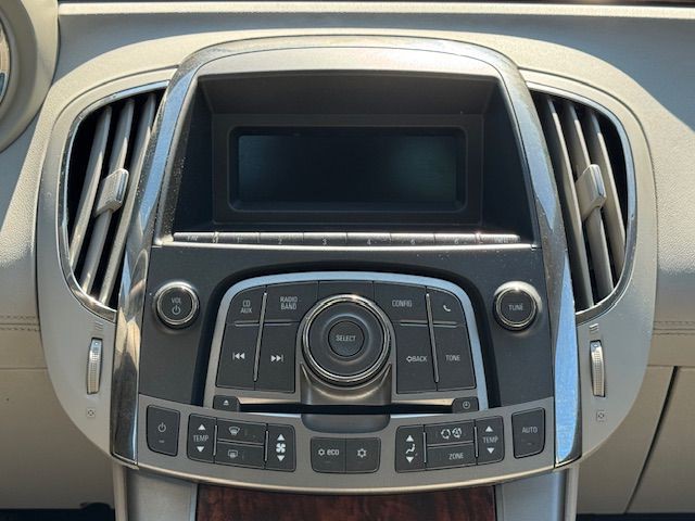 2012 Buick Lacrosse Image 27