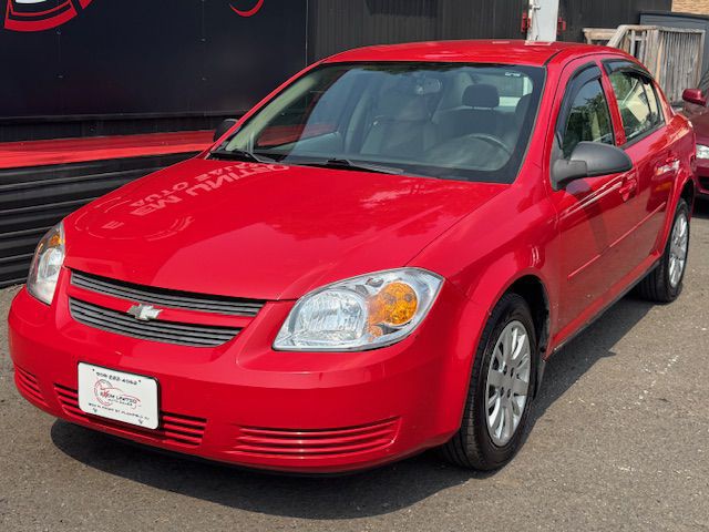 2010 Chevrolet Cobalt Image 2