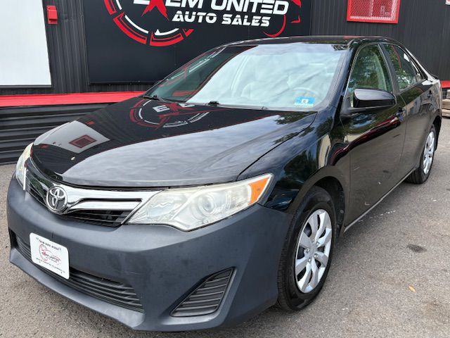 2014 Toyota Camry Image 1