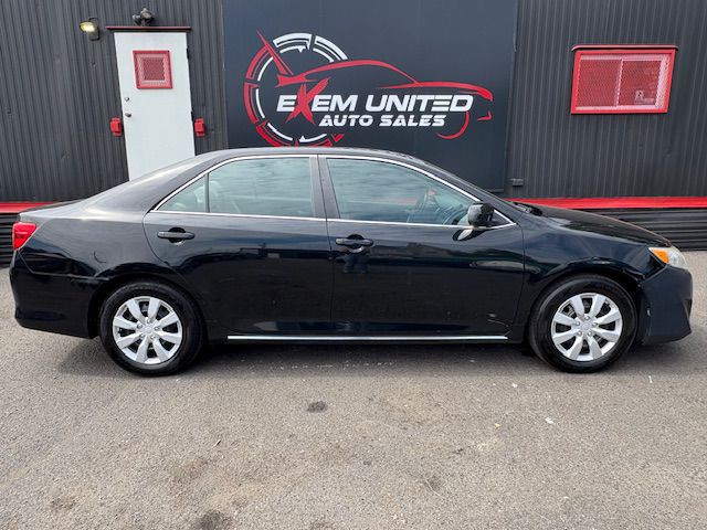 2014 Toyota Camry Image 6