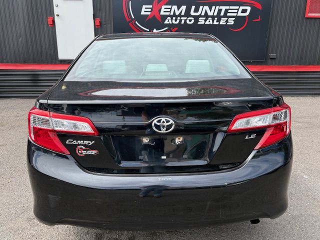 2014 Toyota Camry Image 9