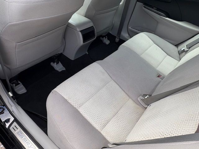 2014 Toyota Camry Image 15