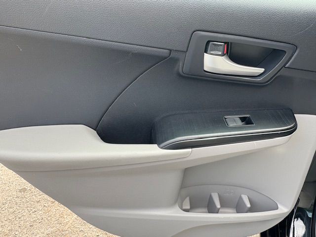 2014 Toyota Camry Image 16