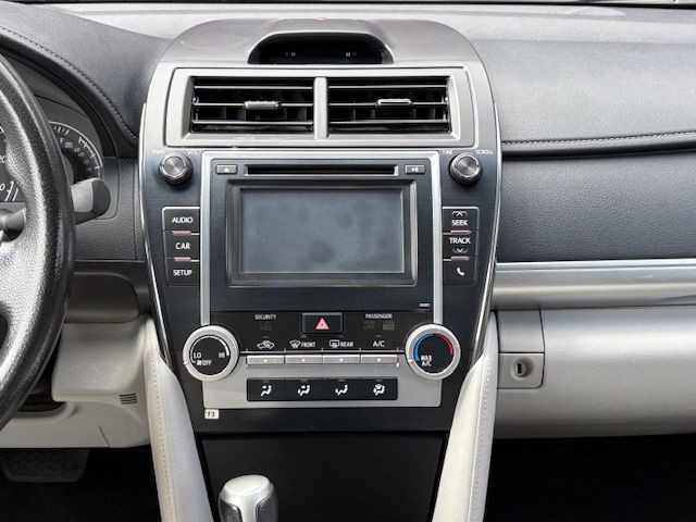 2014 Toyota Camry Image 26
