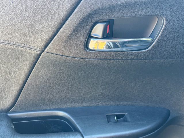 2013 Honda Accord Image 16