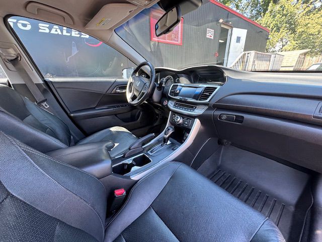 2013 Honda Accord Image 18