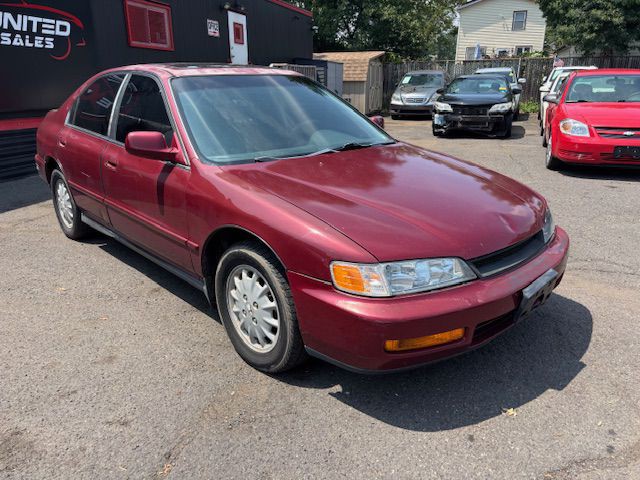 1997 Honda Accord Image 2