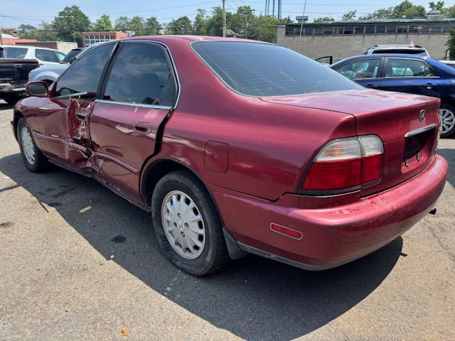 1997 Honda Accord Image 4
