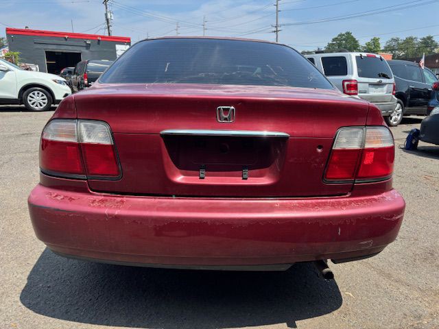 1997 Honda Accord Image 5