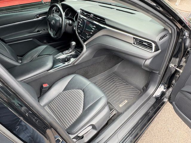 2018 Toyota Camry Image 17