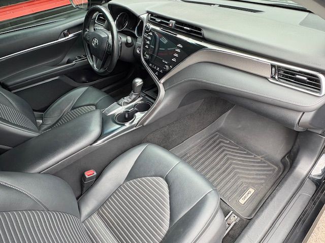 2018 Toyota Camry Image 18
