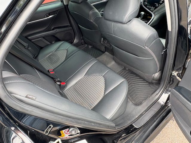 2018 Toyota Camry Image 20