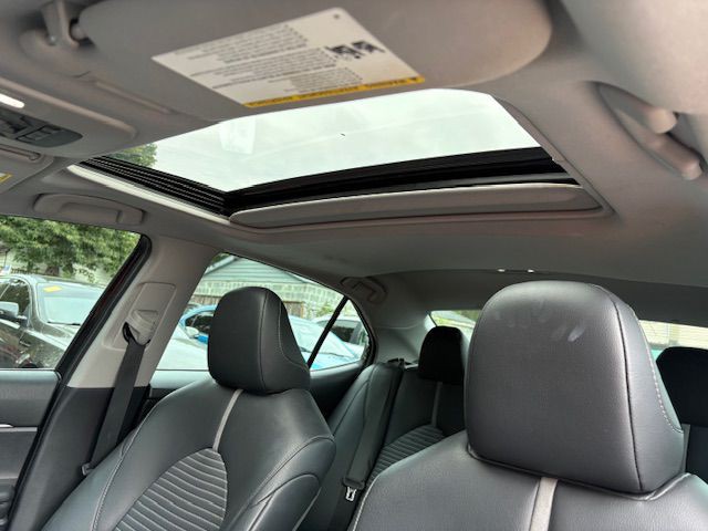 2018 Toyota Camry Image 27