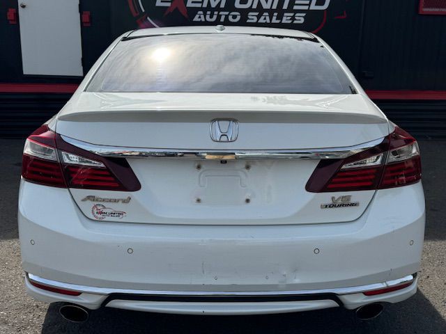 2017 Honda Accord Image 9