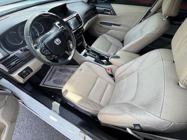 2017 Honda Accord Image 11