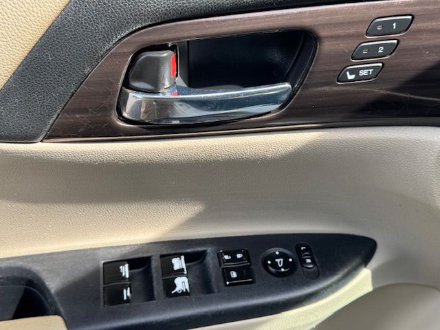 2017 Honda Accord Image 13