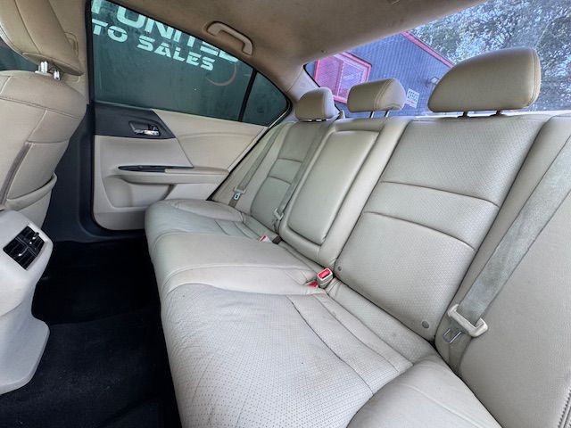 2017 Honda Accord Image 15