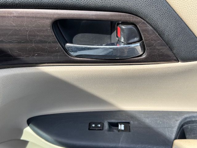 2017 Honda Accord Image 19