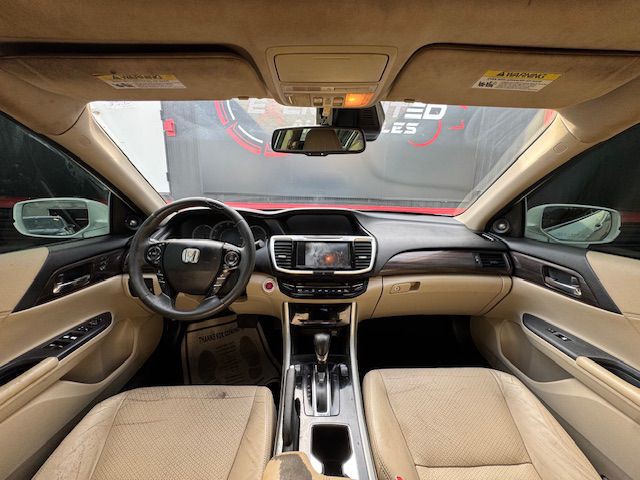 2017 Honda Accord Image 23