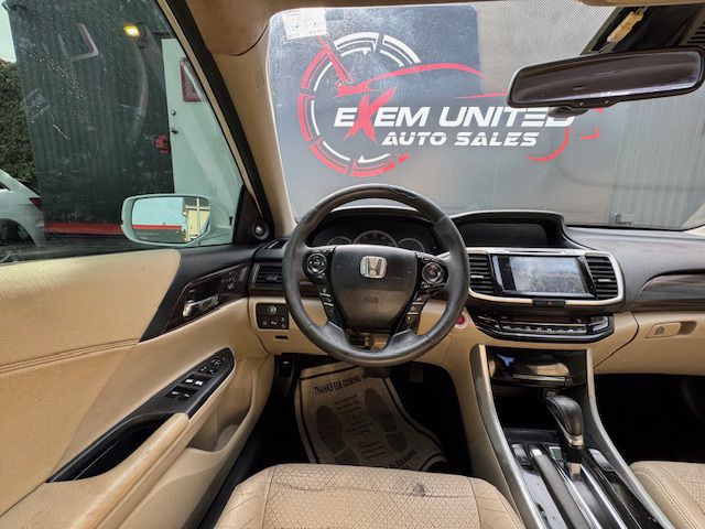 2017 Honda Accord Image 24