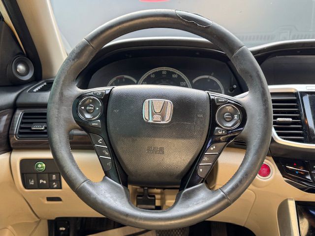 2017 Honda Accord Image 25