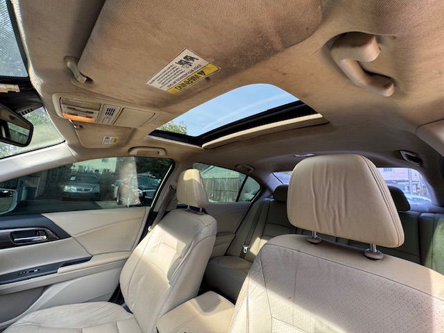 2017 Honda Accord Image 27