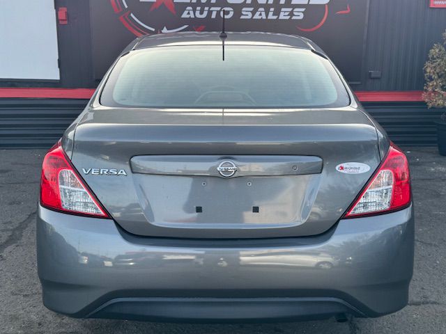 2016 Nissan Versa Image 6