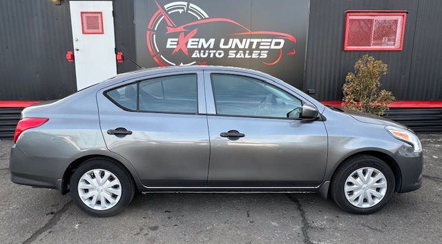 2016 Nissan Versa Image 8